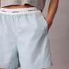 Bomullsshorts med logotyp i midjan Bomullsshorts med logotyp i midjan