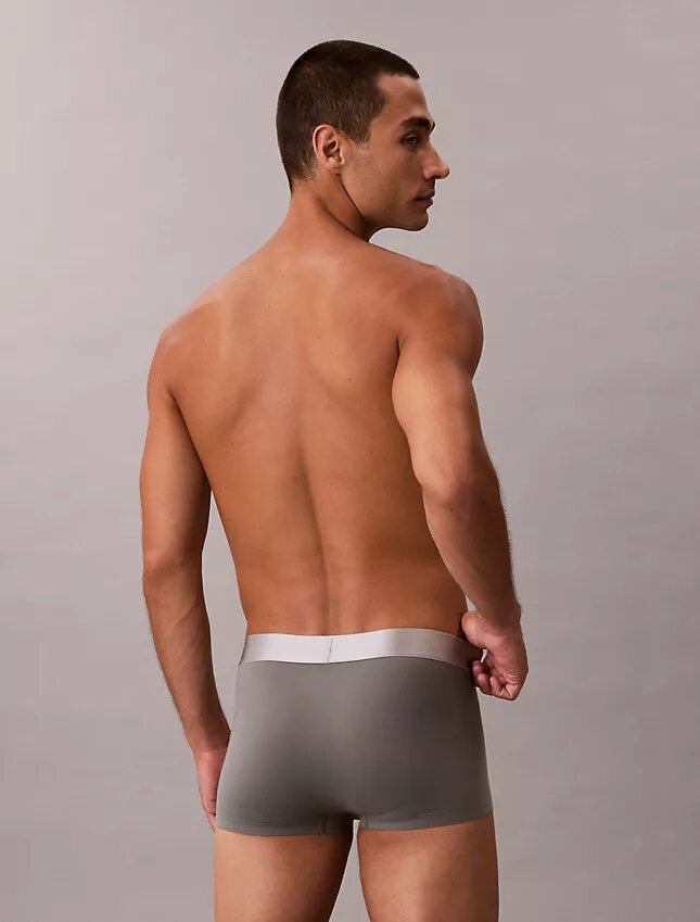 Borstrad stretchbyxa i mikrofiber med Low Rise Trunk Borstrad stretchbyxa i mikrofiber med Low Rise Trunk