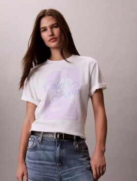 Boxig T-shirt med blekt logotyptryck