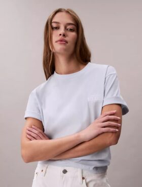 Boxig T-shirt med broderad logotyp Boxig T-shirt med broderad logotyp