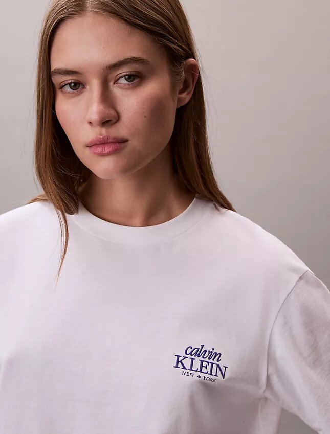 Boxig T-shirt med broderad logotyp Boxig T-shirt med broderad logotyp