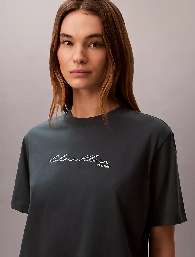 Boxig T-shirt med skriptlogotyp Boxig T-shirt med skriptlogotyp