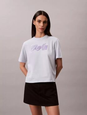 Boxig T-shirt med upphöjt logotryck