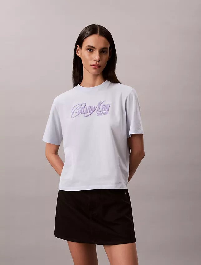Boxig T-shirt med upphöjt logotryck Boxig T-shirt med upphöjt logotryck