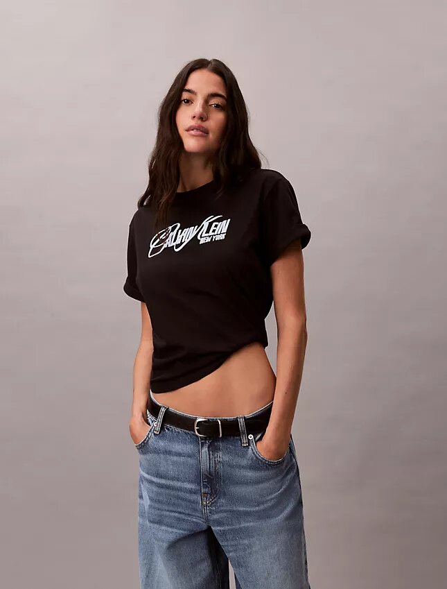Boxig T-shirt med upphöjt logotryck Boxig T-shirt med upphöjt logotryck