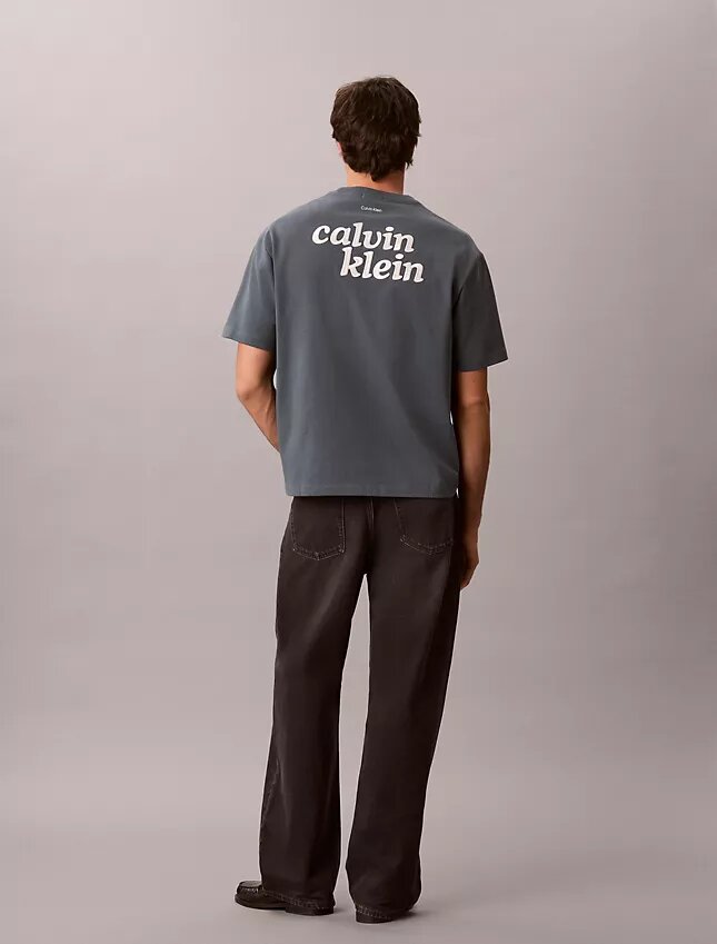 Broderad T-shirt med 1989-logotyp i avslappnad passform Broderad T-shirt med 1989-logotyp i avslappnad passform