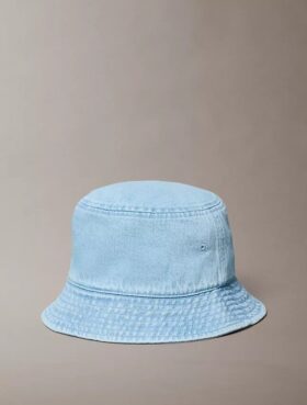 Bucket hat i tvättad denim med broderat logo Bucket hat i tvättad denim med broderat logo