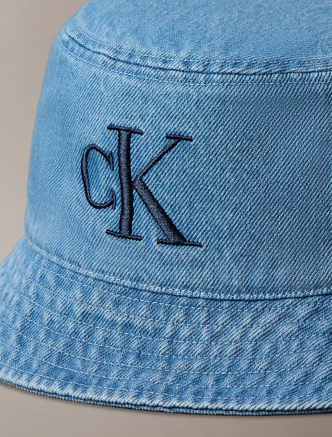Bucket hat i tvättad denim med broderat logo Bucket hat i tvättad denim med broderat logo