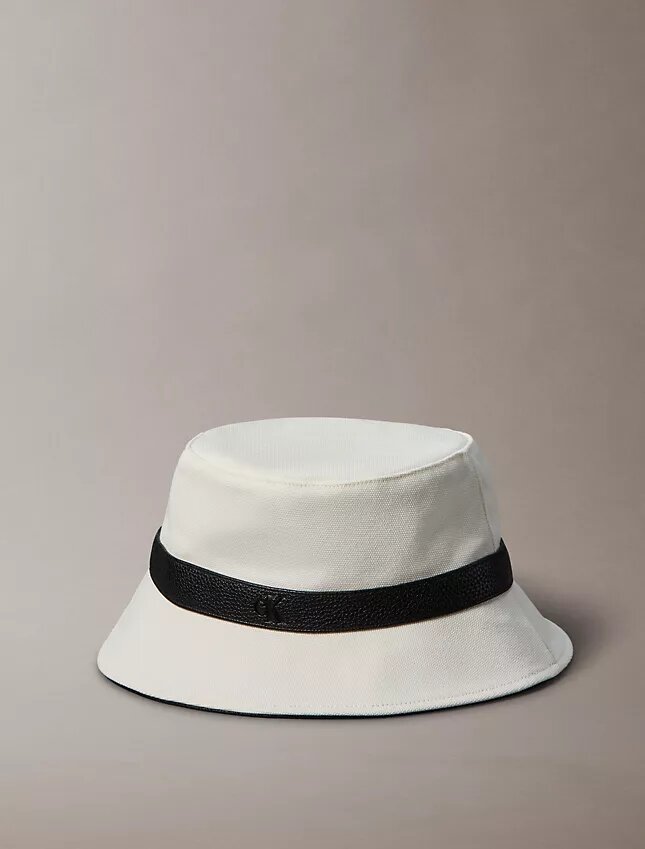 Buckethat i canvas Buckethat i canvas