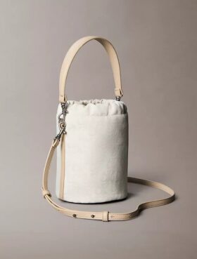 Bucketväska med Monogram-mönster över hela ytan Bucketväska med Monogram-mönster över hela ytan