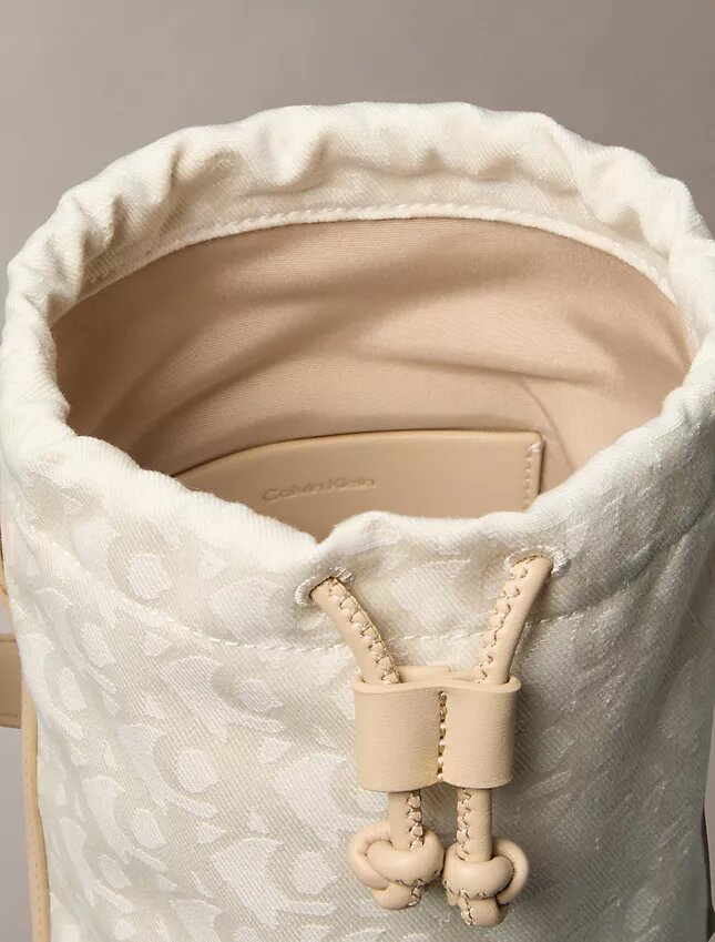 Bucketväska med Monogram-mönster över hela ytan Bucketväska med Monogram-mönster över hela ytan