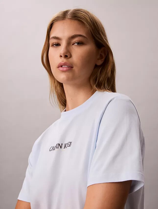 Calvin Klein-logotyp, boxig T-shirt Calvin Klein-logotyp, boxig T-shirt