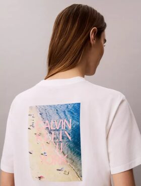 CK Be T-shirt med fotomotiv och boxig passform