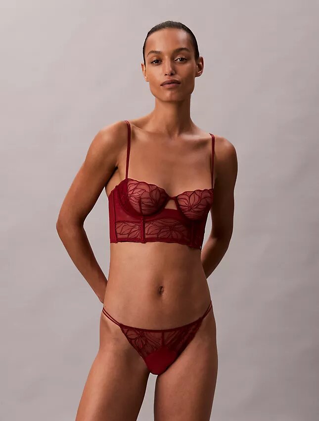 CK Black bikini med blommig spets CK Black bikini med blommig spets
