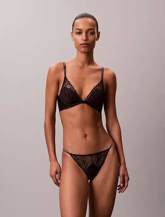 CK Black bikini med blommig spets CK Black bikini med blommig spets