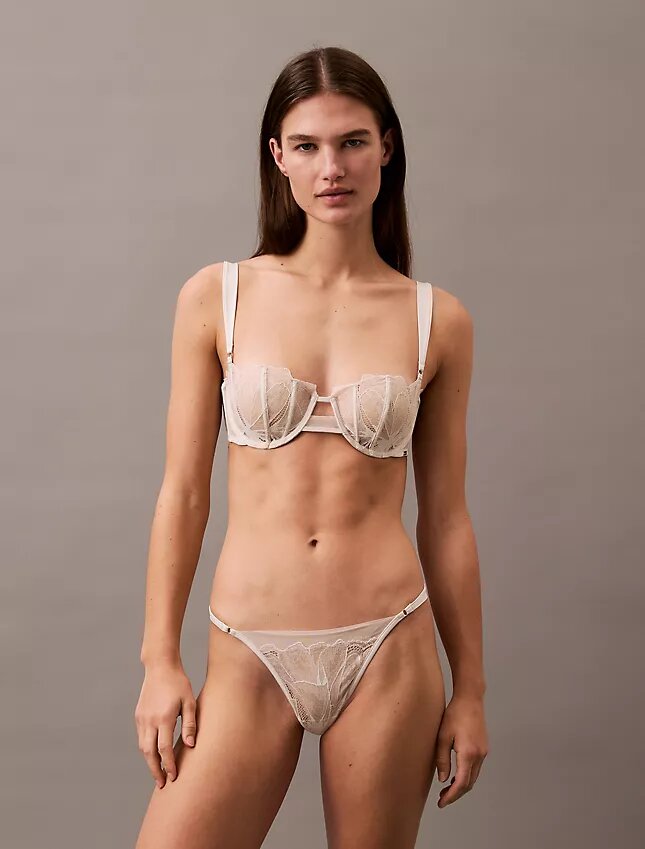 CK Black blommig spets, Unlined balconette-bh CK Black blommig spets, Unlined balconette-bh