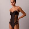 CK Black bodysuit i blommig spets CK Black bodysuit i blommig spets
