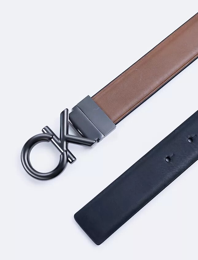 Ck-logotypplatta Vändbart dressbälte Ck-logotypplatta Vändbart dressbälte