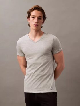 Cotton Classics 3-pack T-shirt med klassisk passform och V-ringning Cotton Classics 3-pack T-shirt med klassisk passform och V-ringning