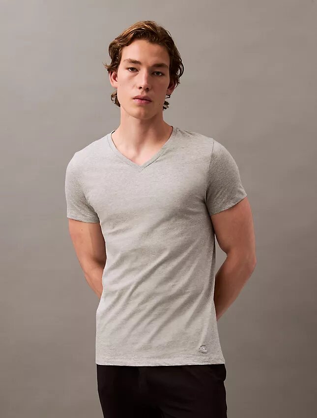 Cotton Classics 3-pack T-shirt med klassisk passform och V-ringning Cotton Classics 3-pack T-shirt med klassisk passform och V-ringning