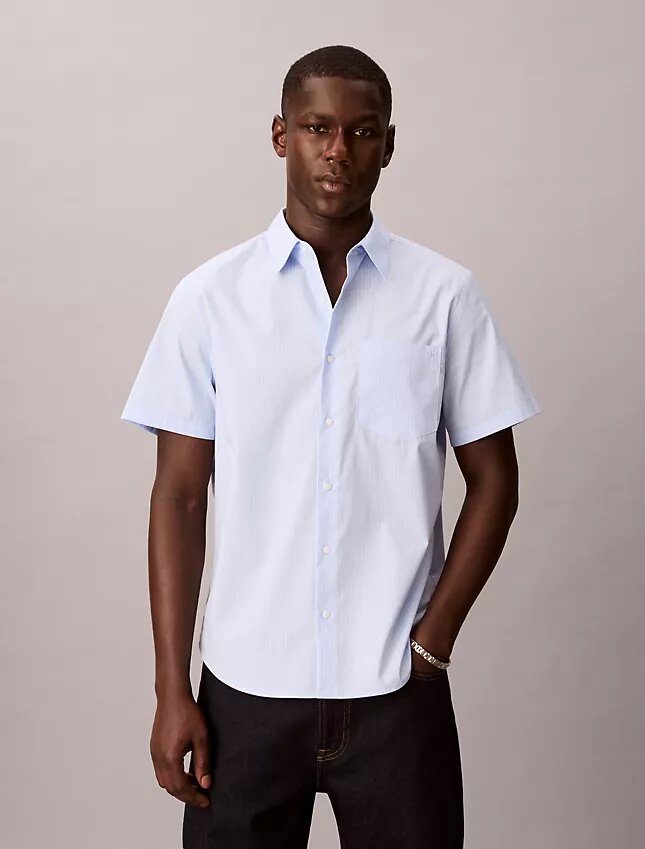 Cotton Stretch-skjorta med smala ränder och knappar Cotton Stretch-skjorta med smala ränder och knappar