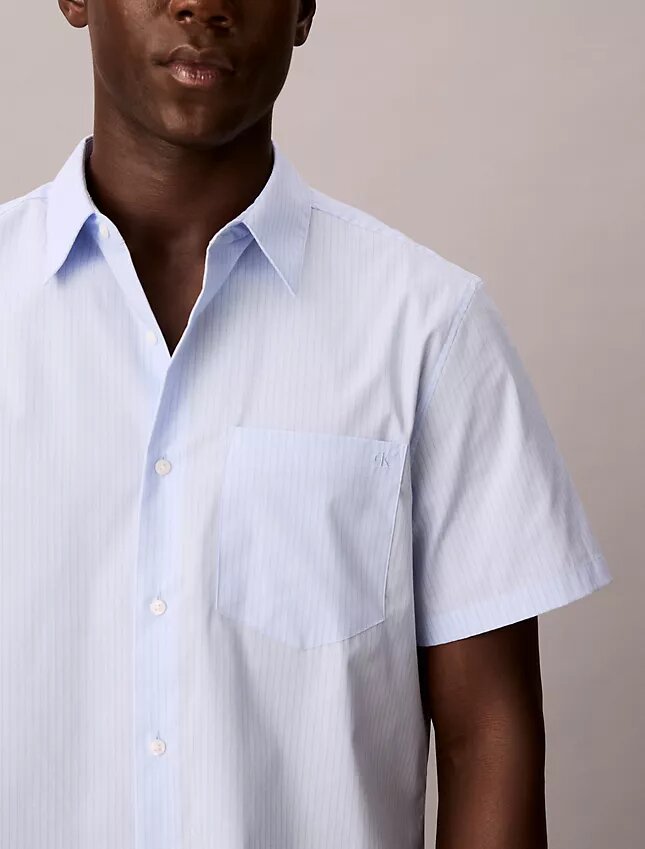 Cotton Stretch-skjorta med smala ränder och knappar Cotton Stretch-skjorta med smala ränder och knappar