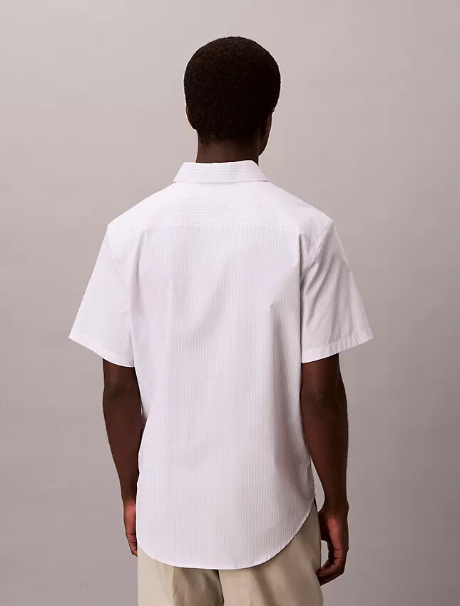 Cotton Stretch-skjorta med smala ränder och knappar Cotton Stretch-skjorta med smala ränder och knappar