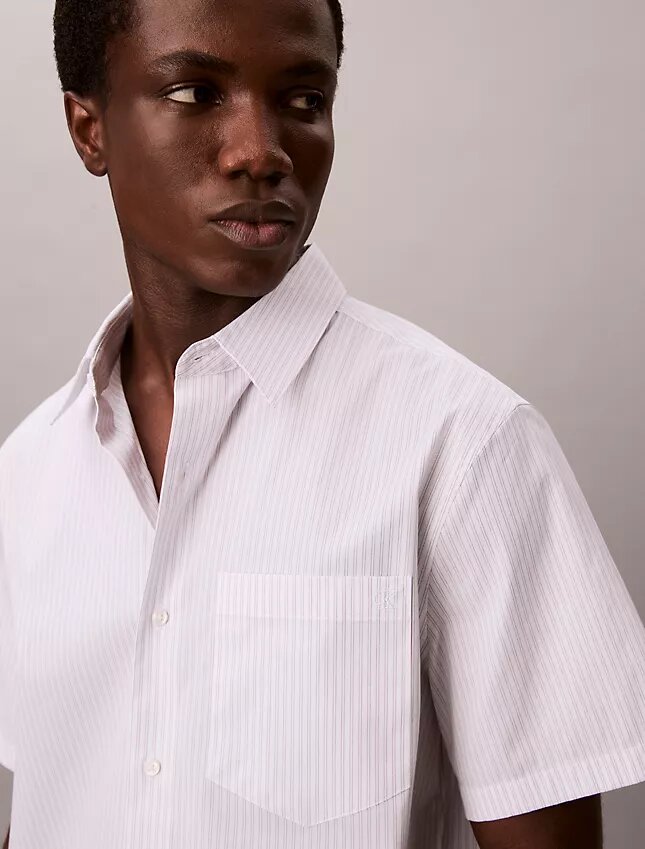Cotton Stretch-skjorta med smala ränder och knappar Cotton Stretch-skjorta med smala ränder och knappar