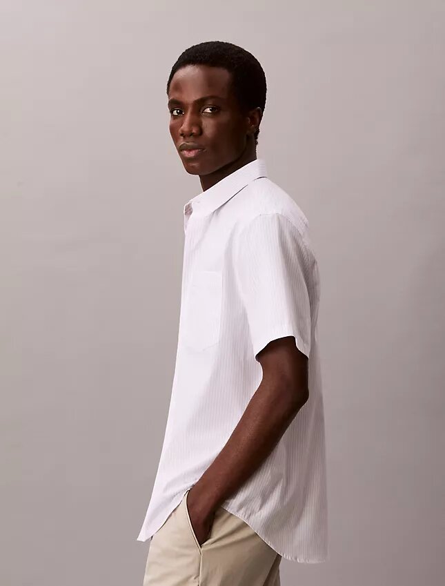 Cotton Stretch-skjorta med smala ränder och knappar Cotton Stretch-skjorta med smala ränder och knappar