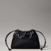 Crossbody-väska med Monogram och dragsko Crossbody-väska med Monogram och dragsko