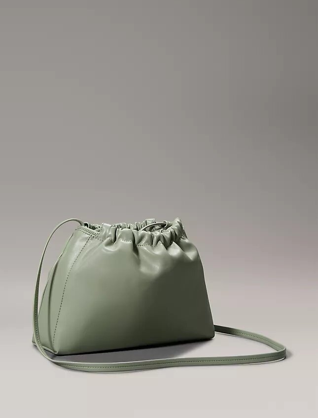 Crossbody-väska med Monogram och dragsko Crossbody-väska med Monogram och dragsko