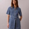 Denimklänning med bälte Denimklänning med bälte