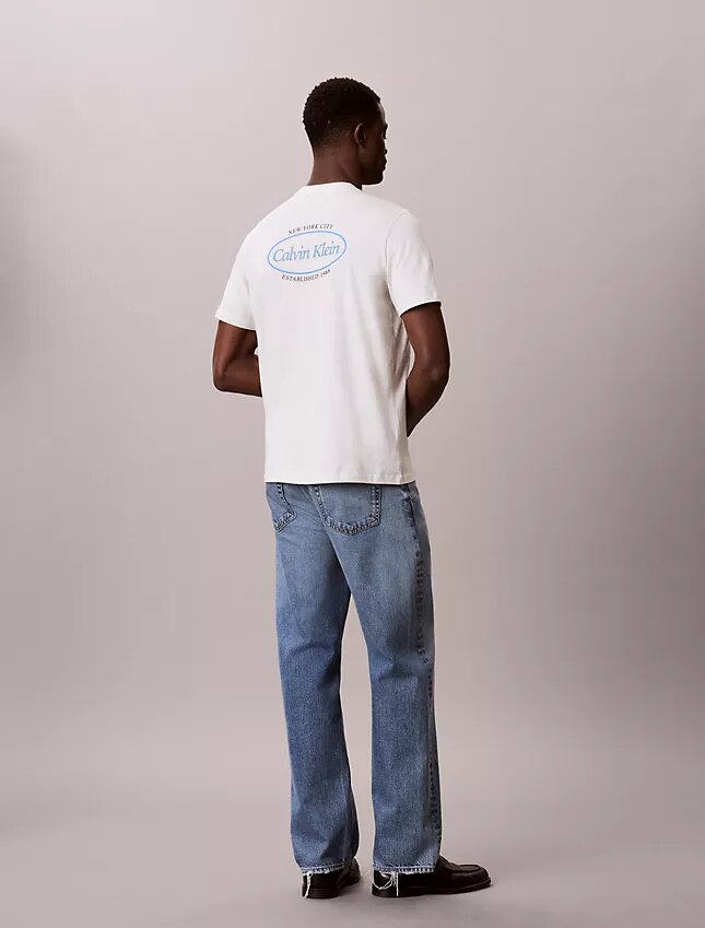 Diner Calvin Klein T-shirt med grafiskt logo Diner Calvin Klein T-shirt med grafiskt logo