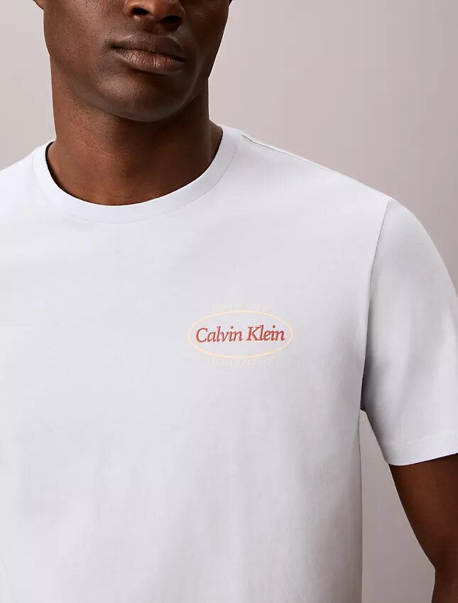 Diner Calvin Klein T-shirt med grafiskt logo Diner Calvin Klein T-shirt med grafiskt logo