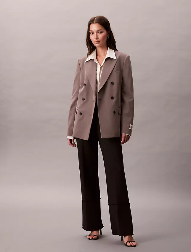 Dubbelknäppt blazer i en blandning av ull och gabardin Dubbelknäppt blazer i en blandning av ull och gabardin