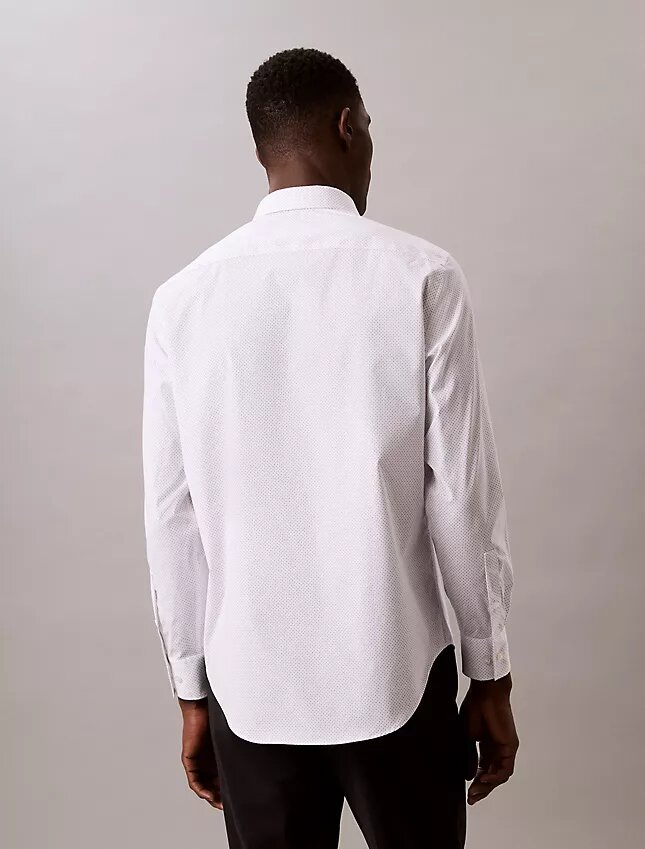 Elegant, smal stretchskjorta med knappar Elegant, smal stretchskjorta med knappar