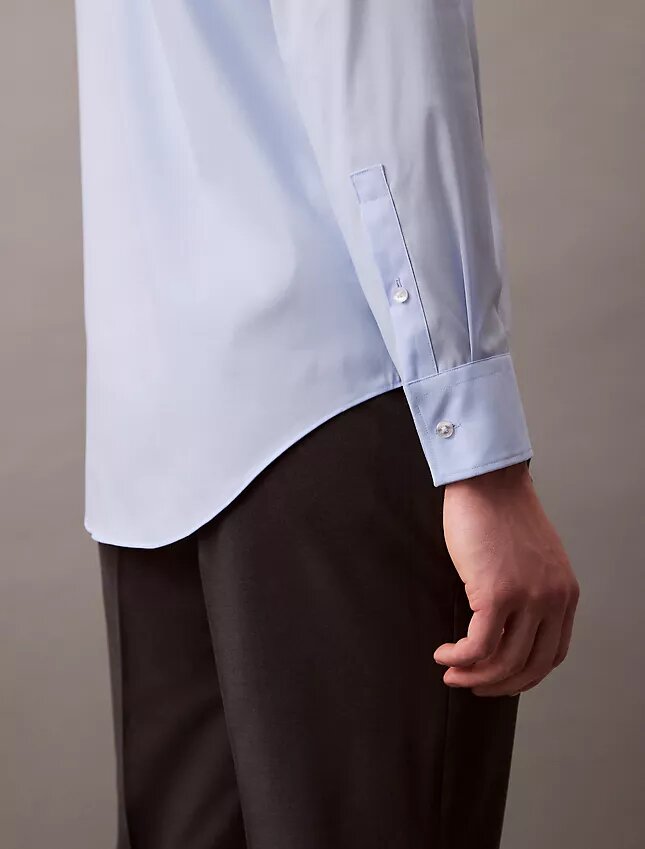 Elegant, smal stretchskjorta med knappar Elegant, smal stretchskjorta med knappar