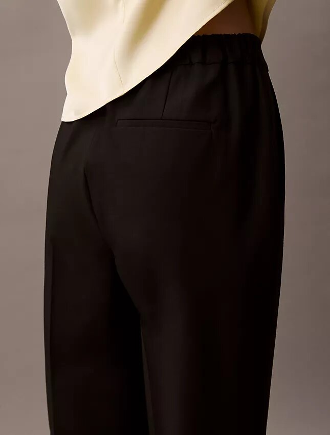 Elegant stretchbyxa med avsmalnande ben Elegant stretchbyxa med avsmalnande ben
