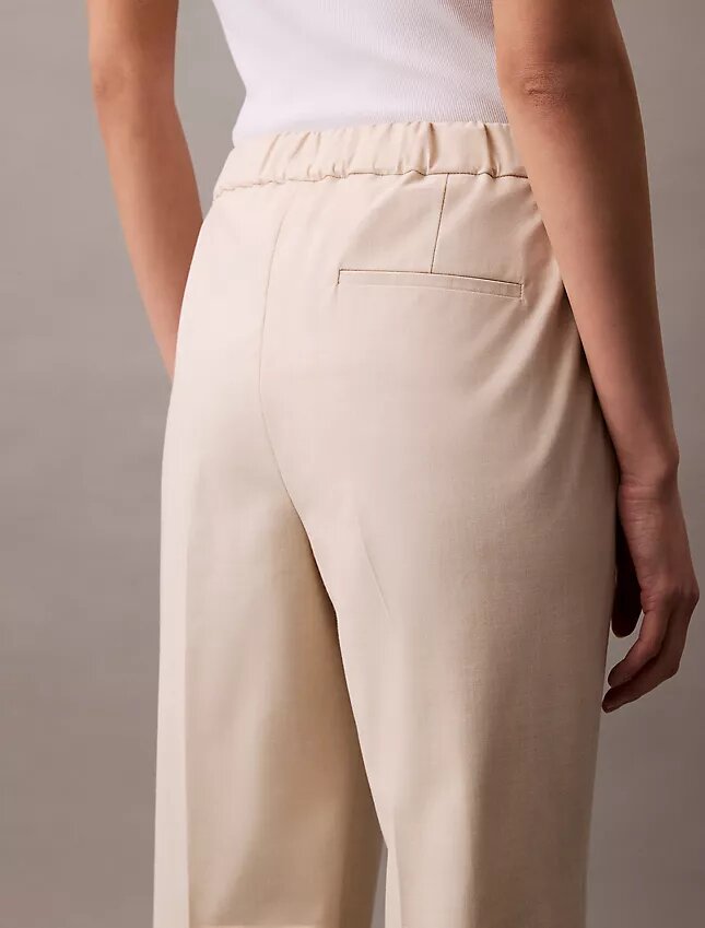 Elegant stretchbyxa med avsmalnande ben Elegant stretchbyxa med avsmalnande ben
