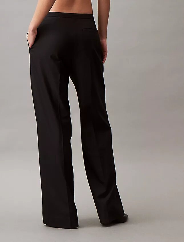 Elegant stretchbyxa med vid ben Elegant stretchbyxa med vid ben