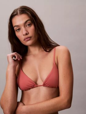 Enfärgad triangel-Bikini-toppar Enfärgad triangel-Bikini-toppar