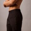 Enfärgade badshorts med 18 cm innerbenslängd Enfärgade badshorts med 18 cm innerbenslängd