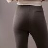 Enfärgade skinnybyxor i ponte Enfärgade skinnybyxor i ponte