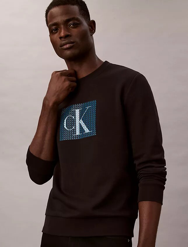 Fleece-tröja med Monogram-grafik Fleece-tröja med Monogram-grafik