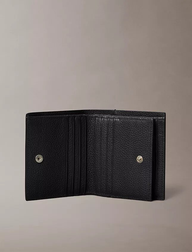 Foliepräglat logo Slim Trifold plånbok + kortfodral Foliepräglat logo Slim Trifold plånbok + kortfodral