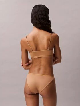 Form to Body Lätt fodrad Bralette