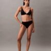 Form to Body Lätt fodrad triangel-Bralette