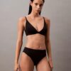 Form to Body Lätt fodrad triangel-Bralette