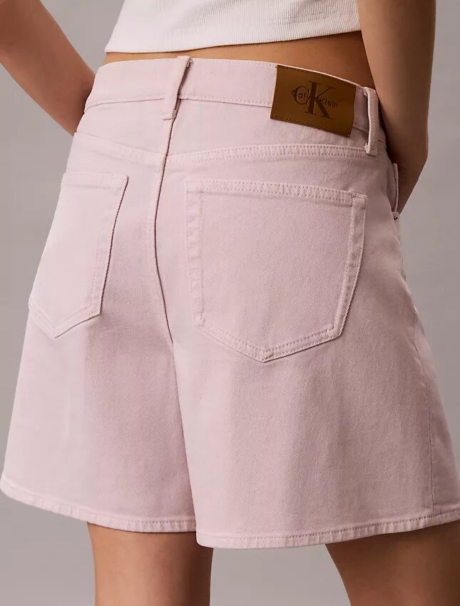 Garment-färgade A-linjeformade shorts med hög midja Garment-färgade A-linjeformade shorts med hög midja