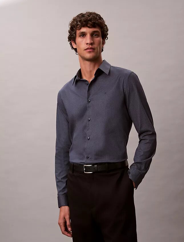Geometrisk jacquard-skjorta med smal passform och knappar Geometrisk jacquard-skjorta med smal passform och knappar